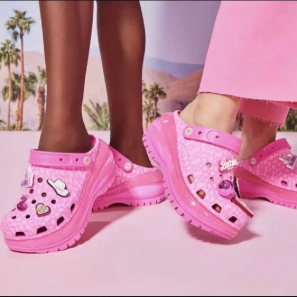 Crocs Barbie Movie Mega Crush - Picture 2 of 15
